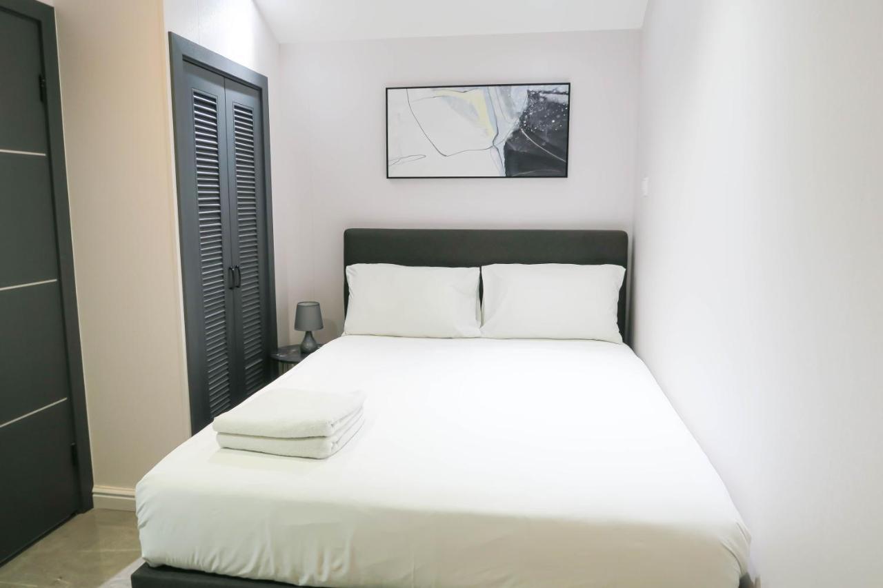 Deluxe Studio & Suite By Rr Singapore Exterior photo