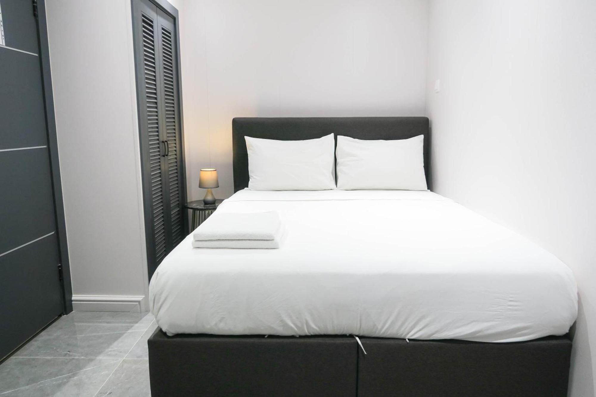 Deluxe Studio & Suite By Rr Singapore Exterior photo