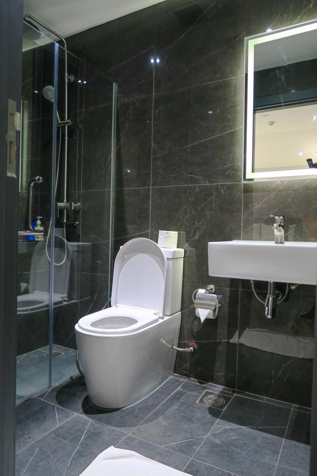 Deluxe Studio & Suite By Rr Singapore Exterior photo