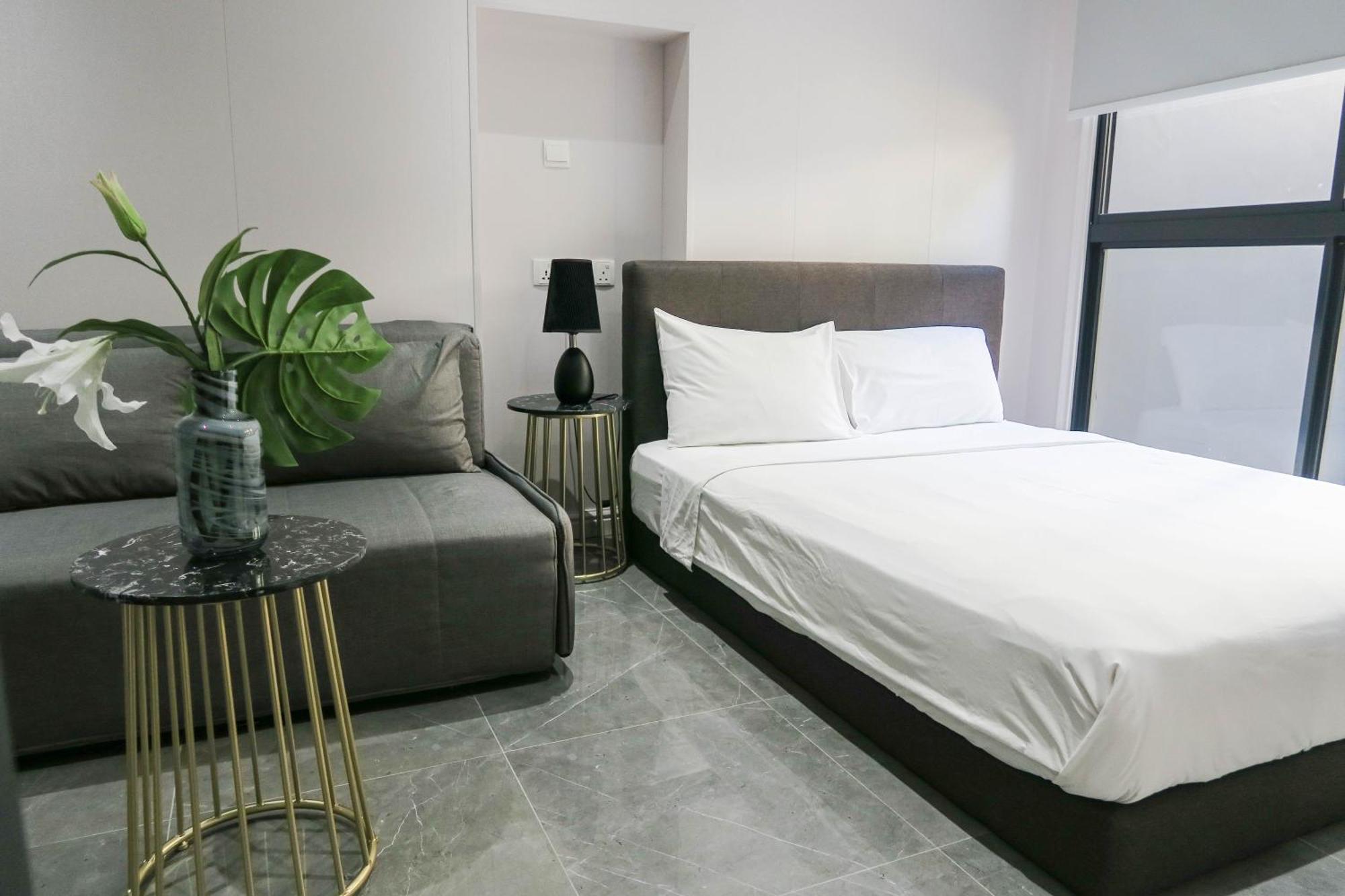 Deluxe Studio & Suite By Rr Singapore Exterior photo